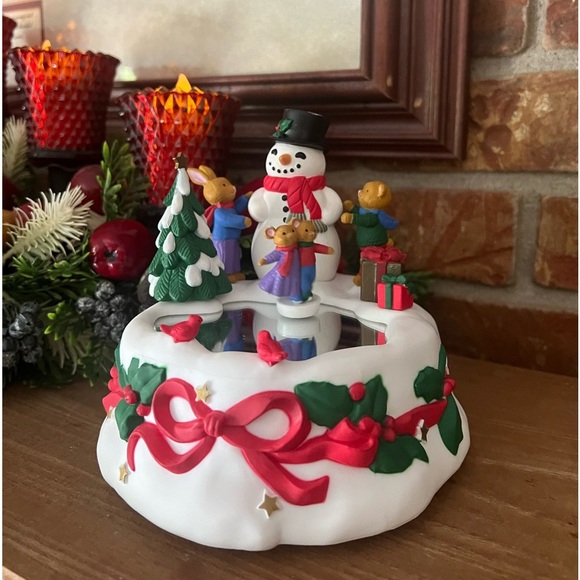 ❤️Rare Vintage Snowman Musical
Moving Dancing Ice Skating
Mirror Trinket Box - Picture 3 of 7